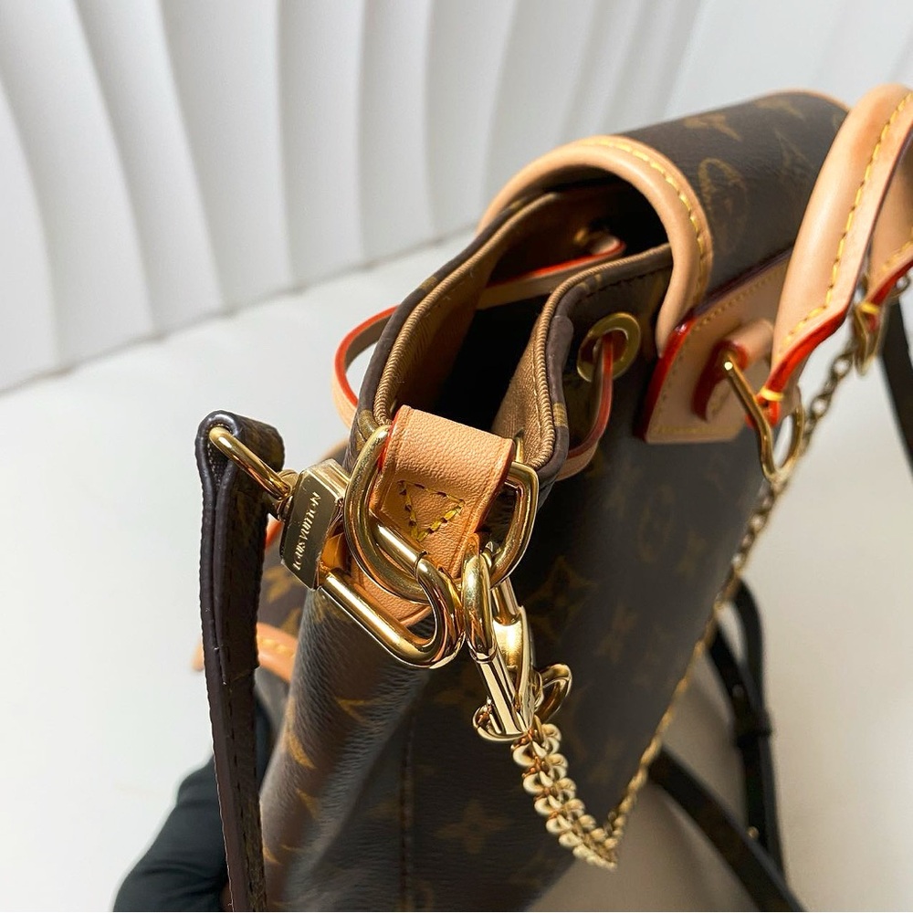 Louis Vuitton Monogram Excursion Backpack - Picture 10 of 12
